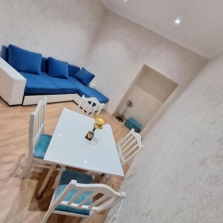 Mery'S Family Apartment Тбілісі Екстер'єр фото