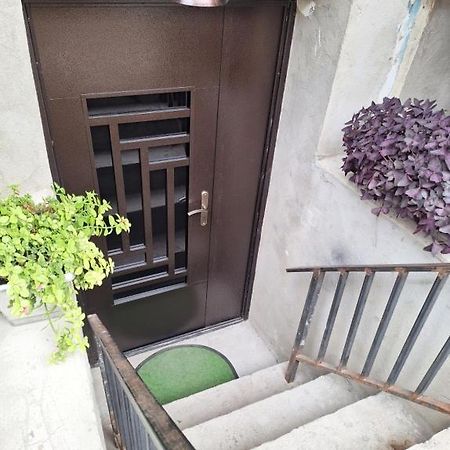 Mery'S Family Apartment Тбілісі Екстер'єр фото