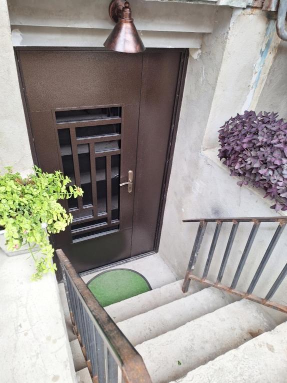 Mery'S Family Apartment Тбілісі Екстер'єр фото